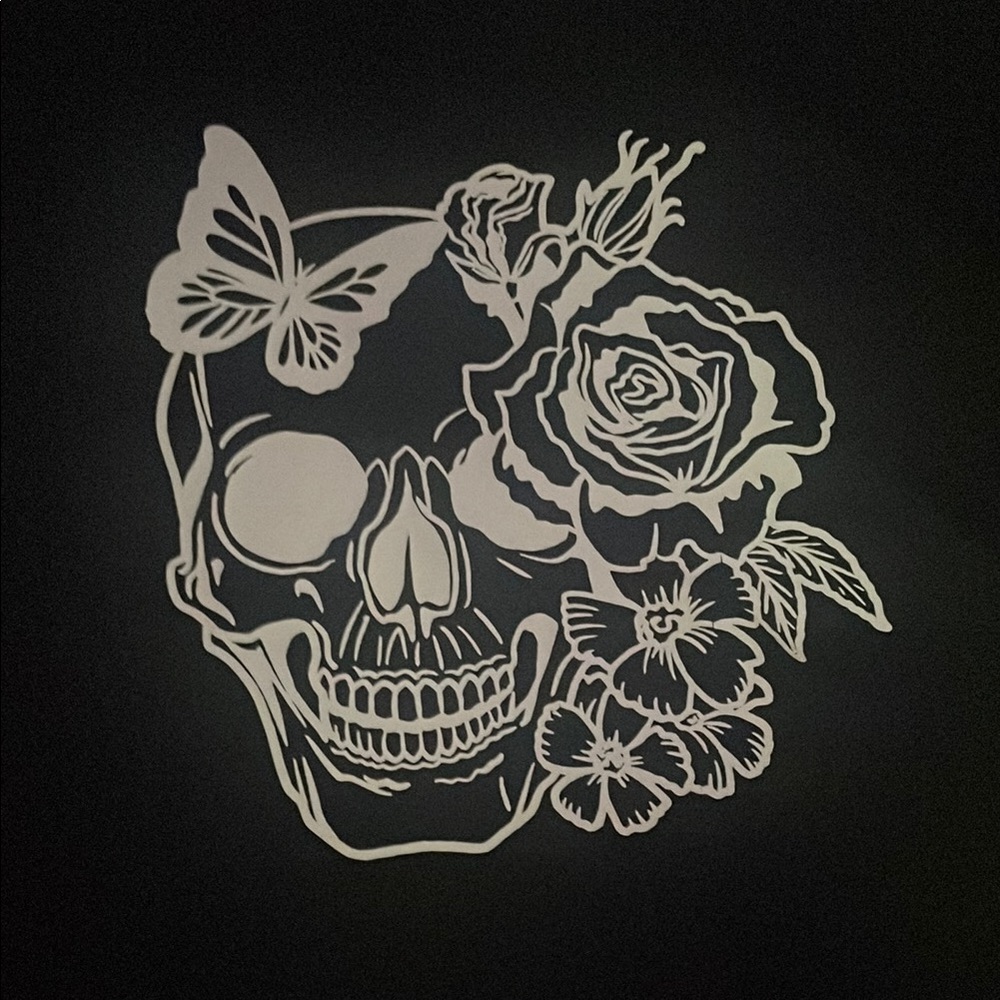 SHEIN Skull and Floral Graphic Tee - Black